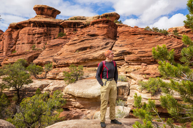 徒步旅行犹他州徒步旅行山远足不寻常的自然风景太棒了形成砂岩地层冒险砂岩小径