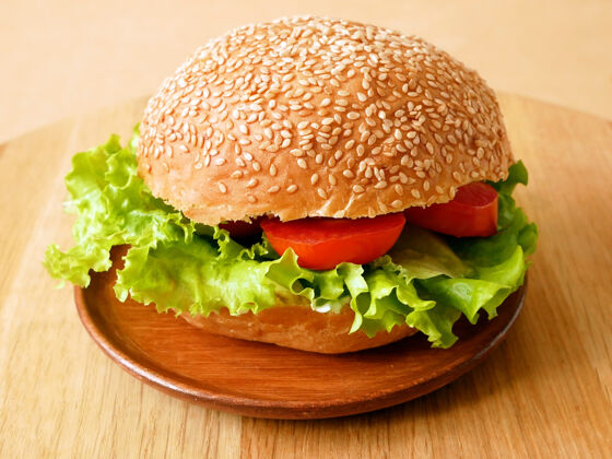 多汁健康素食的概念 特写鹰嘴豆素食汉堡膳食