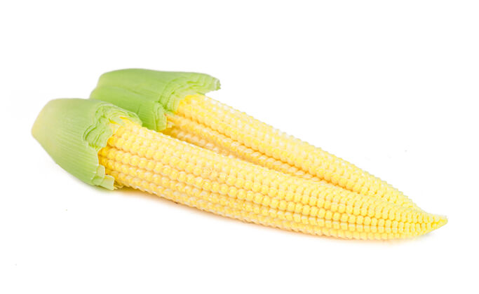 作物婴儿甜玉米隔离在白色背景上沙拉自然蔬菜