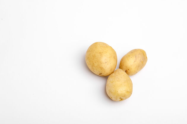 农业土豆是孤立的未烤的马铃薯蔬菜