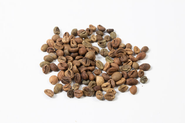 咖啡有机绿咖啡豆隔离在白色种子豆子芳香