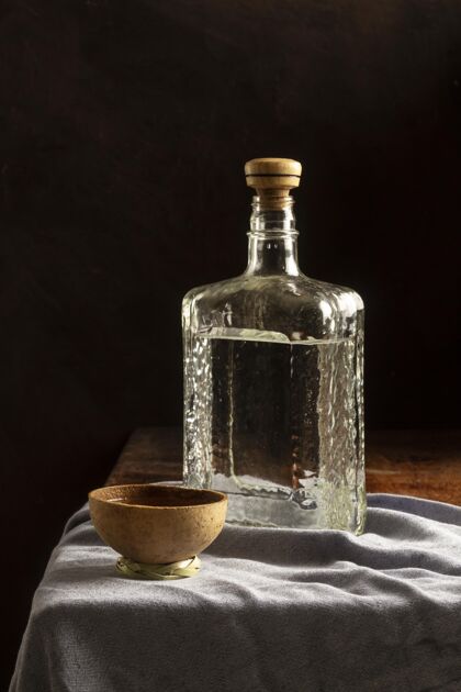 传统美味的mezcal饮料酒精玻璃成分