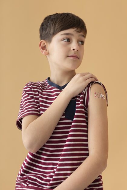 男孩接种疫苗后中枪男孩保健中枪病人
