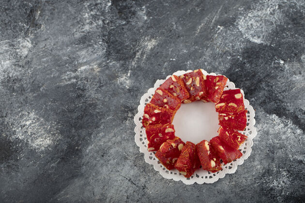 美味大理石表面有美味的土耳其美食美食水果果酱