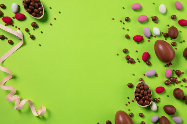 油漆复活节传统 巧克力蛋 顶视图庆祝可爱明亮