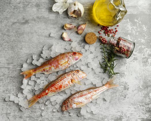 厨房生鱼创意布置排列营养烹饪