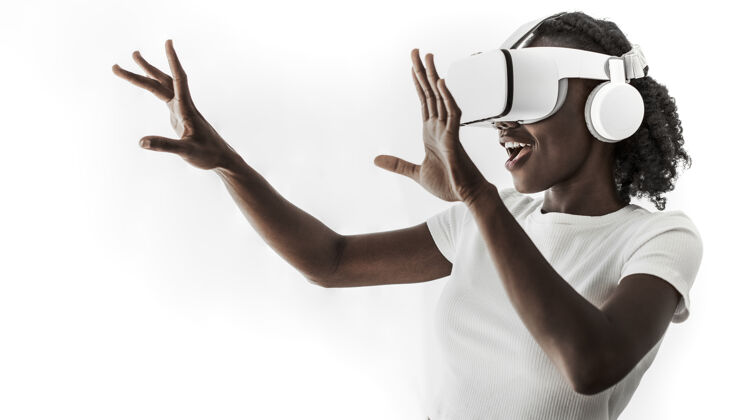 模拟非裔美国妇女体验虚拟现实模拟体验未来派技术
