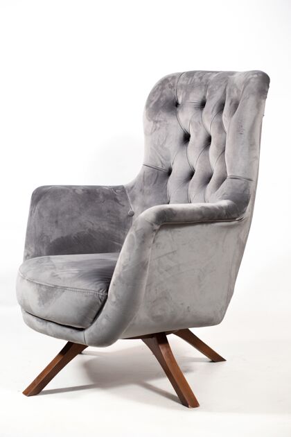 软白色背景上的灰色舒适扶手椅家具材料硬木