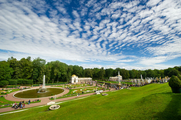圣彼得堡俄罗斯圣彼得堡的彼得霍夫公园喷泉景观巴洛克