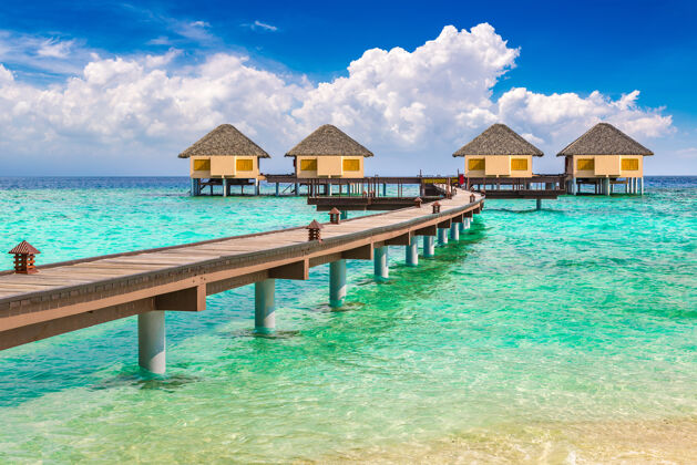 度假村马尔代夫热带岛屿的水上平房别墅平房海洋