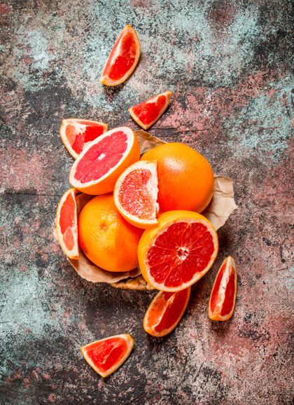 葡萄柚篮子里有熟柚子甜味热带水果