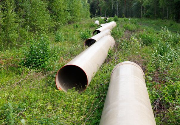 生产穿过绿地的煤气管道建筑管道安装
