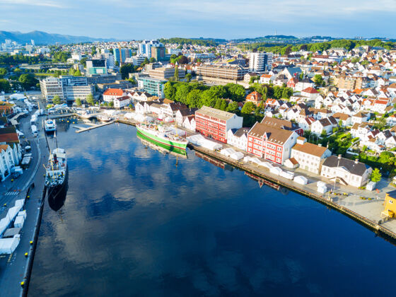 海洋挪威斯塔万格的瓦根古城鸟瞰全景自然街道船只