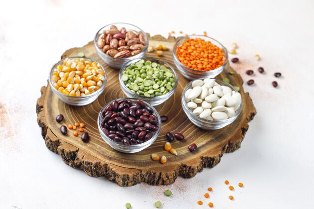 自然豆类和豆类品种健康的纯素蛋白质食物饮食碗堆