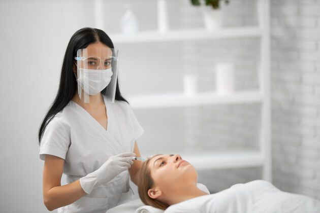 提升美容院改善面部皮肤的程序护理专业药