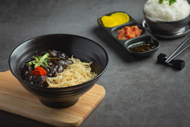 筷子韩国食品；酱姜面或豉汁面混合餐厅脂肪
