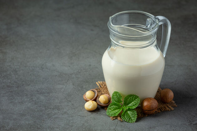 纤维澳洲坚果白牛奶即可食用混合物蛋白质幼苗