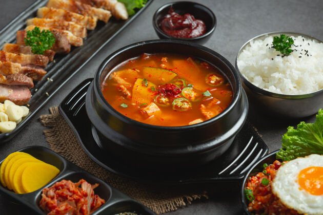 餐厅韩式豆沙汤碳水化合物豆类东方
