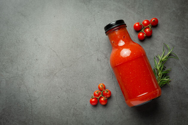 纤维新鲜番茄汁准备好了混合物营养蔬菜