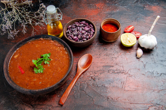 胡椒番茄汤胡椒蒜柠檬豆混色桌上食物美食汤