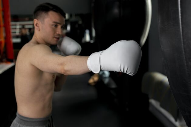 拳击戴拳击手套的人健康锻炼模型