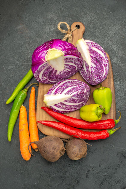 洋葱新鲜的红色卷心菜切片俯视图沙拉卷心菜红卷心菜