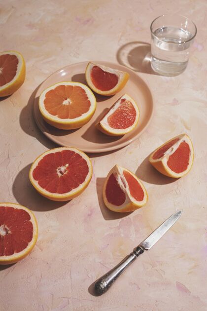 安排美味的柚子高角度排列葡萄柚美食烹饪