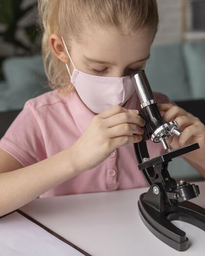 学生特写儿童学习显微镜特写面具学校