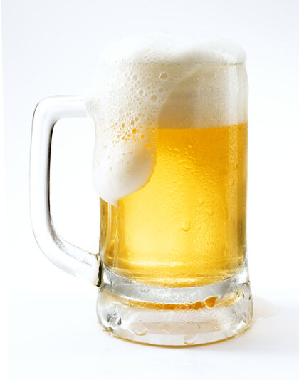冷一杯生啤酒流啤酒杯啤酒厂