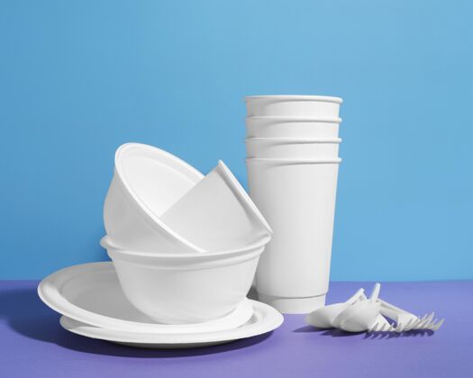 生物降解浪费塑料物品的排列餐具安排生态
