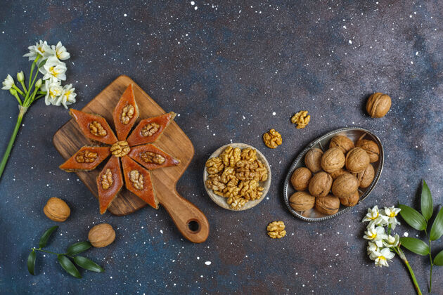 东方阿塞拜疆传统节日novruzsweetspakhlavas甜点春天糕点