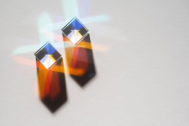 水晶五彩缤纷的光棱镜效果灯光反射色彩反射