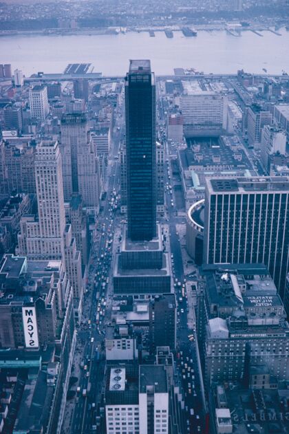 中心空中拍摄的一个美丽的摩天大楼在纽约市-伟大的墙纸灯光塔办公室