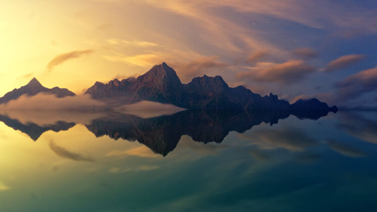 户外褐色的山映照在水面上黎明风景寂静