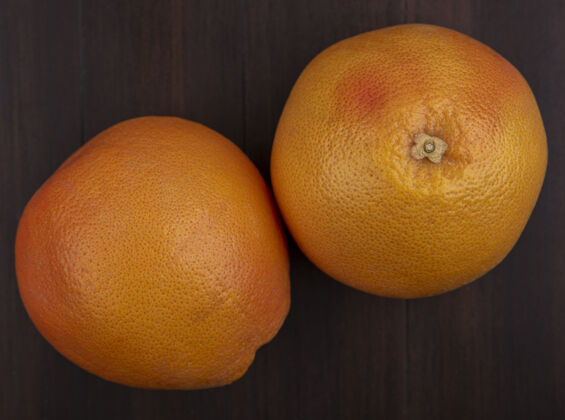 水果在木制背景上俯瞰橘子彩色顶部橙色