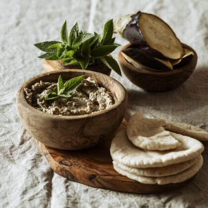 安排木板上的美味犹太餐食品水平传统