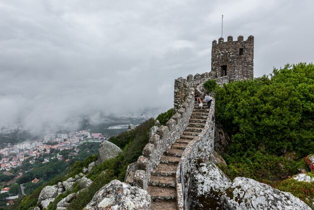 建筑历史城堡摩尔在辛特拉 葡萄牙在一个雾天历史葡萄牙地标