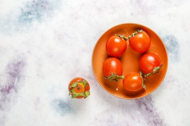 开胃菜新鲜的有机熟柿子水果有机美味生的