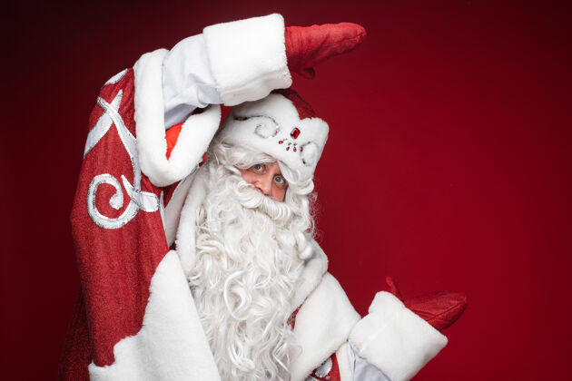 手势快乐的圣诞老人手戴手套展示尺寸尺寸尺寸节日
