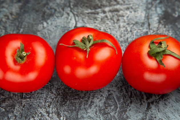 新鲜正面近距离观看新鲜的红色西红柿成熟食品樱桃番茄