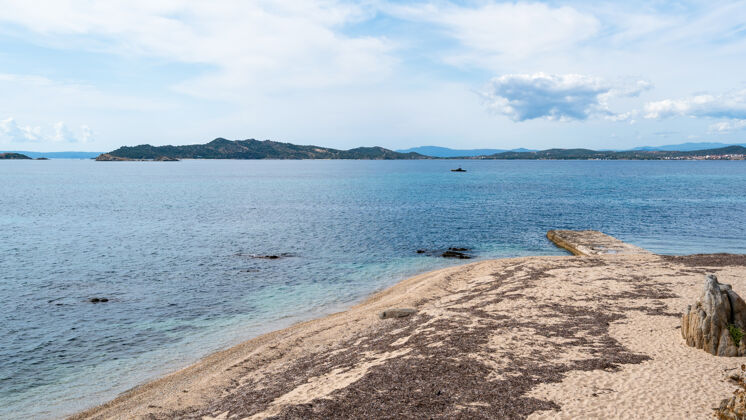 海景爱琴海沿岸的乌拉努波利斯有古老的码头 希腊的一个岛上有青山绿松石自然度假村