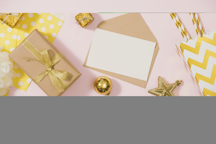 五彩纸屑平铺时尚套装：香槟 礼品 圣诞球和黄金假日装饰平铺 顶视图视图配件时尚
