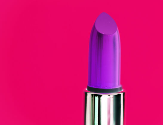 单一女人的紫色唇膏特写光滑魅力颜色